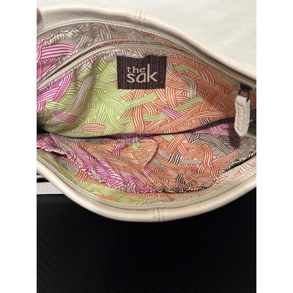 The Sak Iris Crossbody Bag Off White Pebbled Leather Cream - Picture 3 of 9